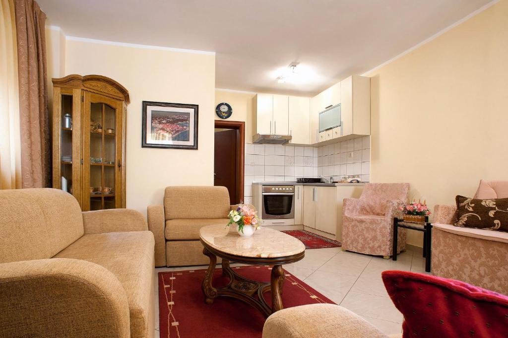 Apartments Vuksic Sveti Stefan Bilik gambar