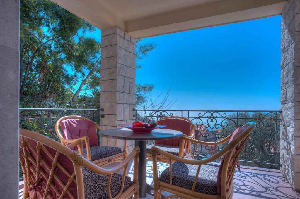 Apartments Vuksic Sveti Stefan Bilik gambar