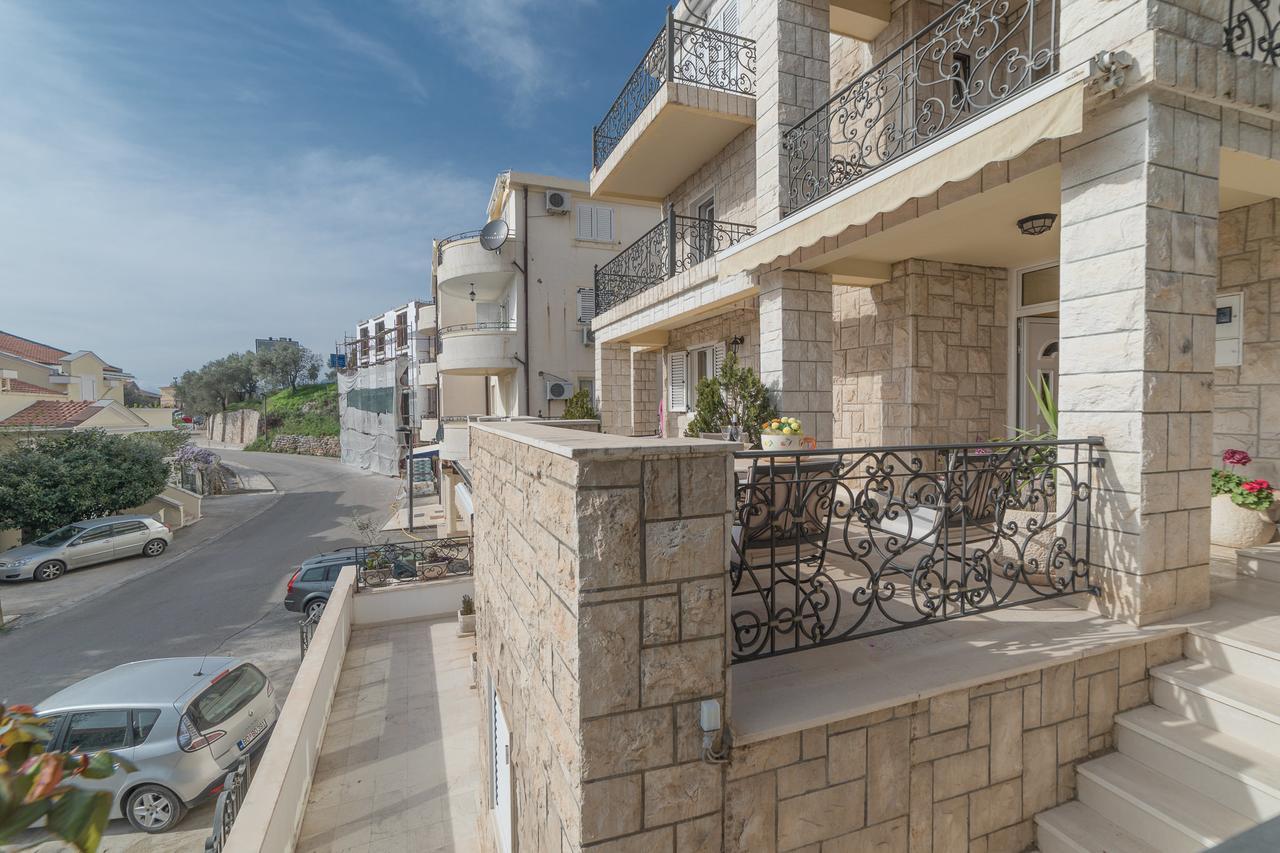 Apartments Vuksic Sveti Stefan Luaran gambar
